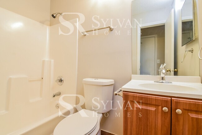 Building Photo - 5543 Pine Gate Dr