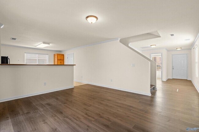 Building Photo - 313 Mertle Dr