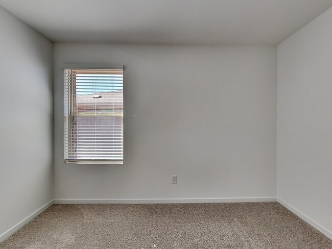 Building Photo - 3712 Los Cabos Dr