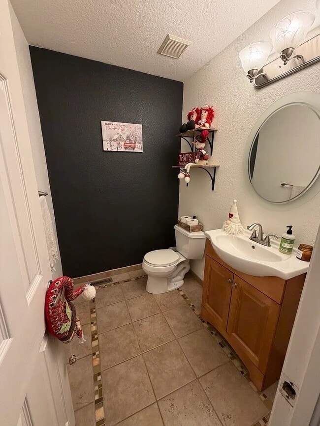 Building Photo - 9804 Grove St