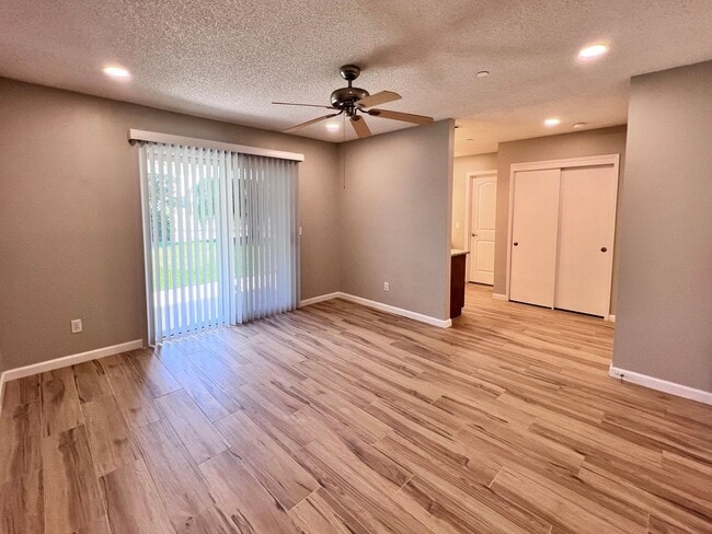 Building Photo - $2,850 Shaw & Academy 4 Bedroom / 2 Bathro...