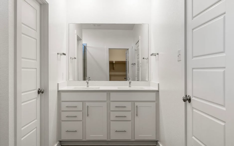 Vanity sink - 220 Fairfax Ave