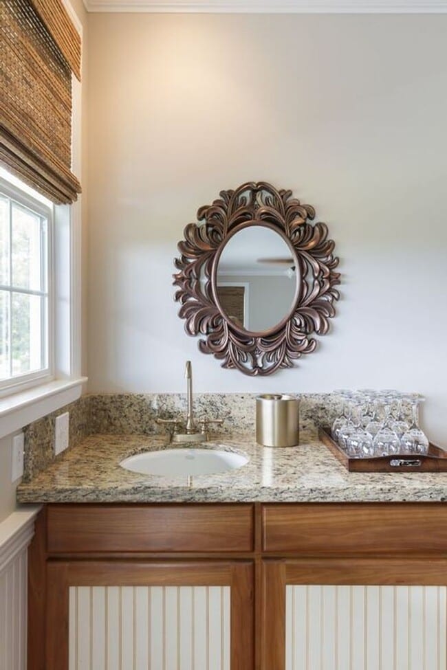 Building Photo - Estate on 1 acre 3 bedroom 2.5 baths and attached 2 car garage