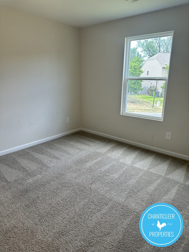 Building Photo - 2528 Reynolds Dr