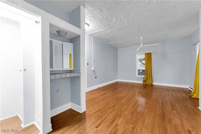 Building Photo - 1289 W 115th St