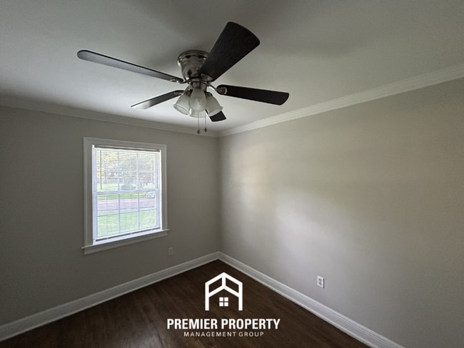 Building Photo - Unique 4BR/2BA Southaven Home | Hardwood Vaulted Sunroom & Fenced Yard