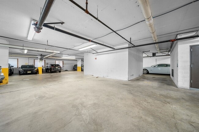 Building Photo - 4301 Park Ave