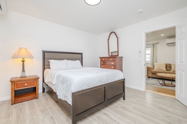 Building Photo - 138 D View Ave