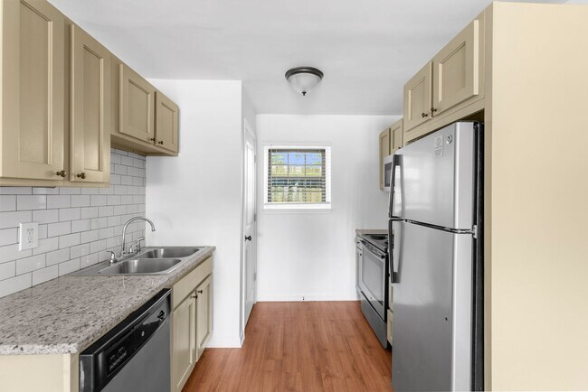 Interior Photo - Avondale