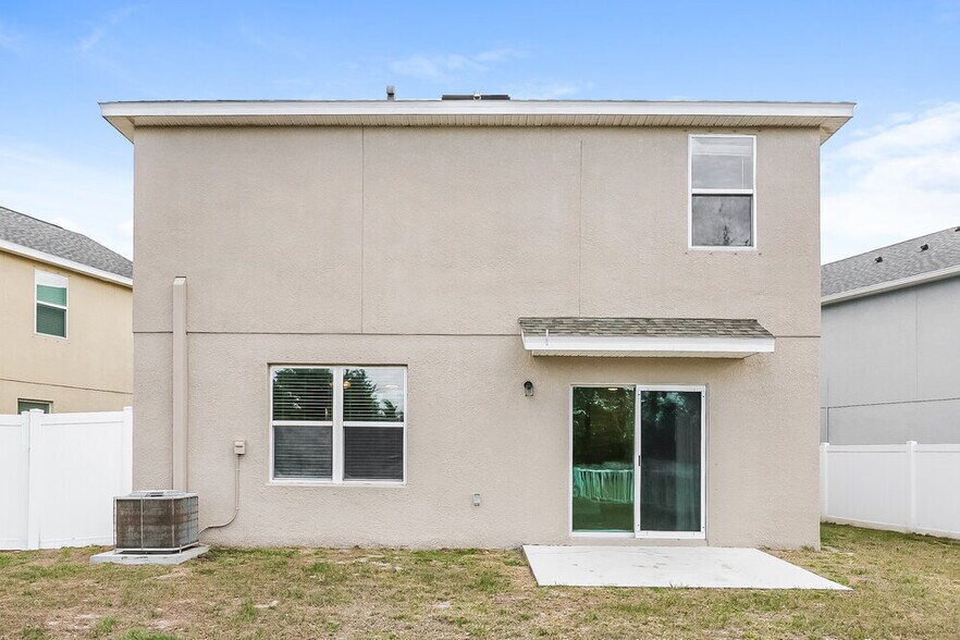 Building Photo - 10430 Whispering Hammock Dr