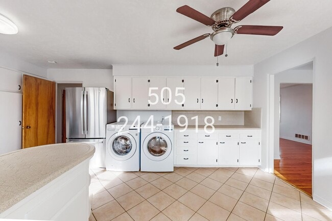 Building Photo - 905 Adams St NE