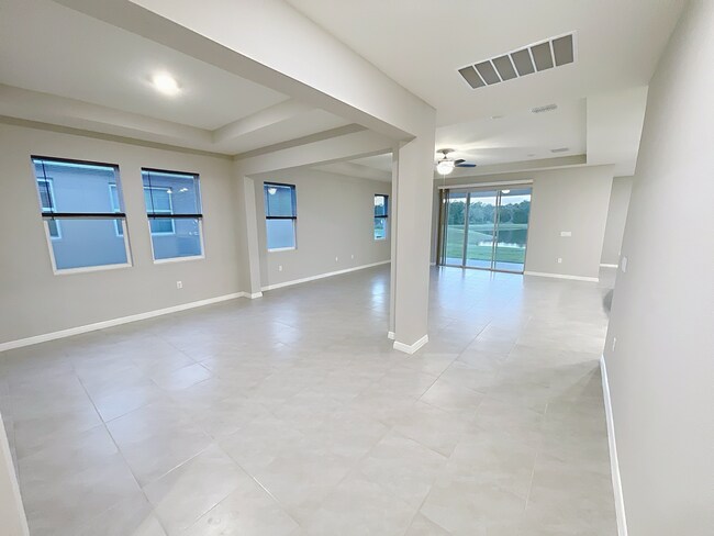 Building Photo - 13014 Willow Grove Dr