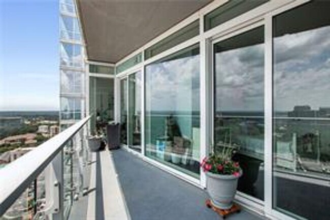 Building Photo - Furnished Luxury Buckhead Condo - Walk to EVERYTHING
