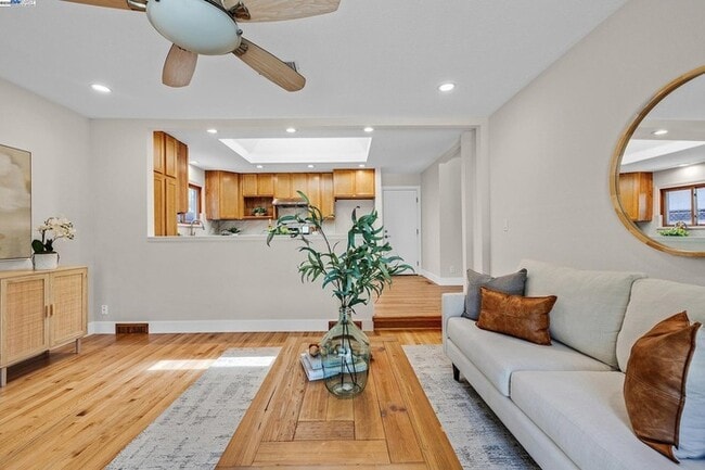 Building Photo - Updated Single-Story 4BR Home with Pool in Prime Pleasanton Valley Location