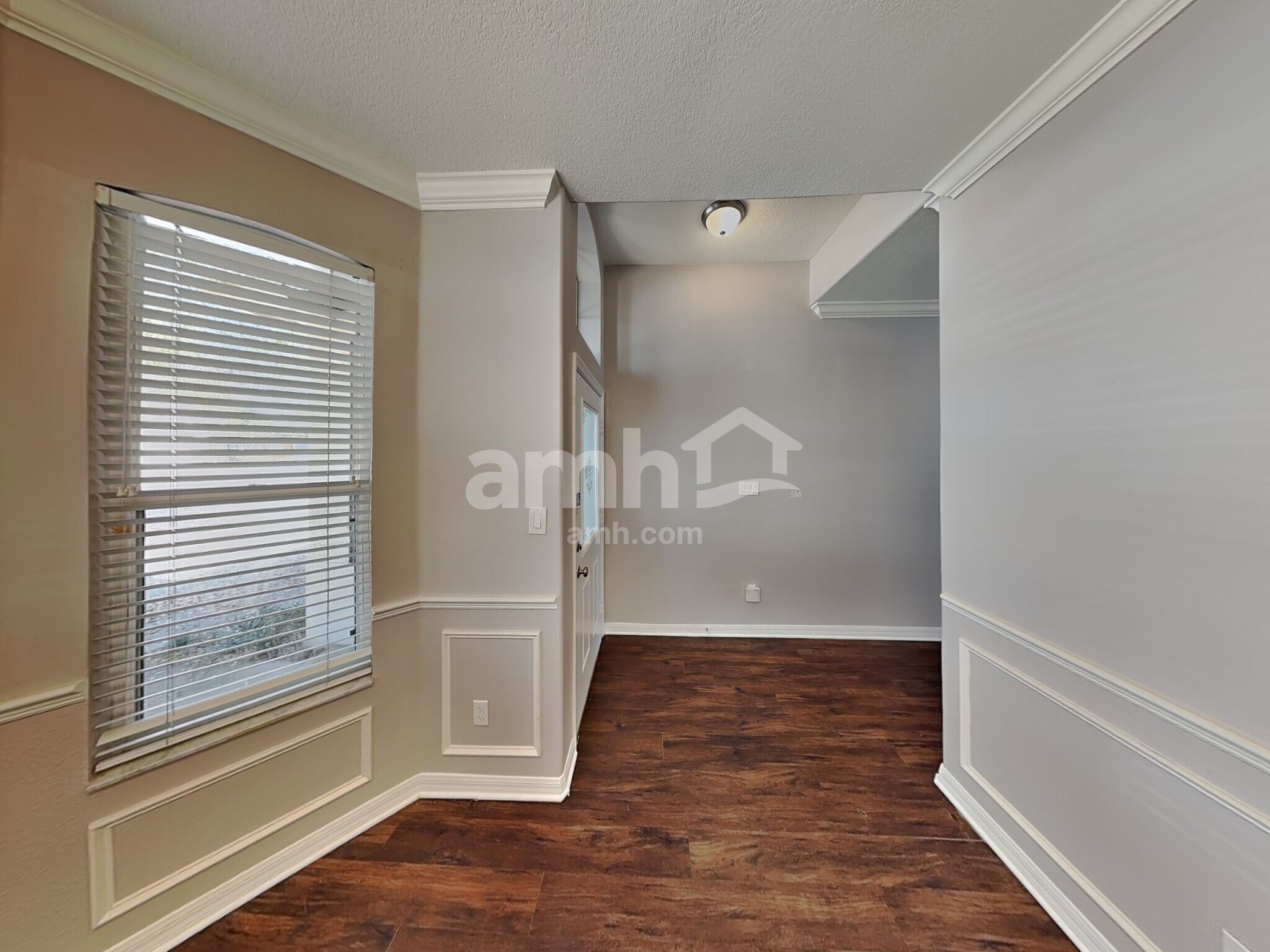 Building Photo - 1560 Mountclair Ct