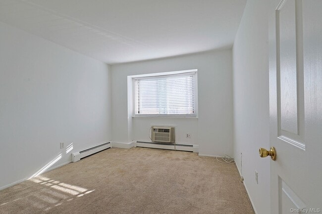 Building Photo - 25 Pierces Rd