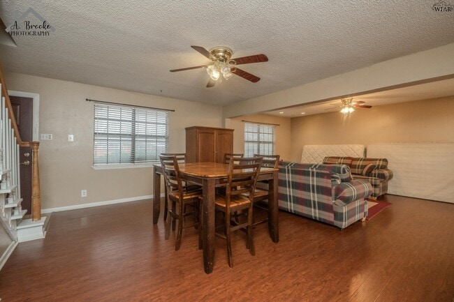 Building Photo - 5222 Jamaica Dr