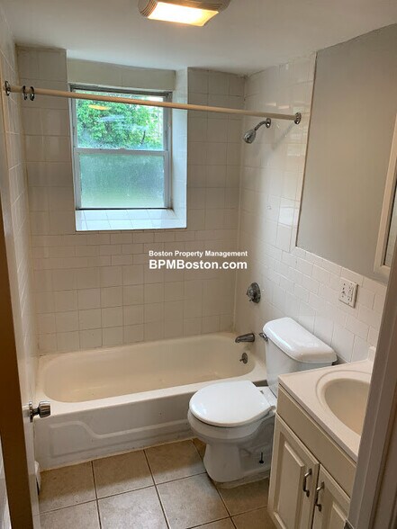 Building Photo - 167 Delhi St