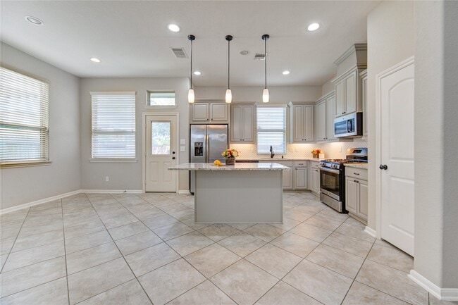 Building Photo - 12130 La Strada St