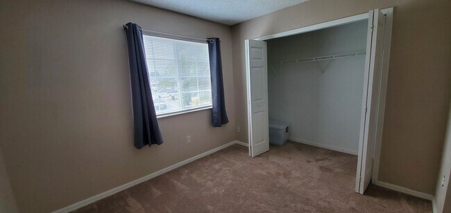 Building Photo - 12938 Fennway Ridge Dr
