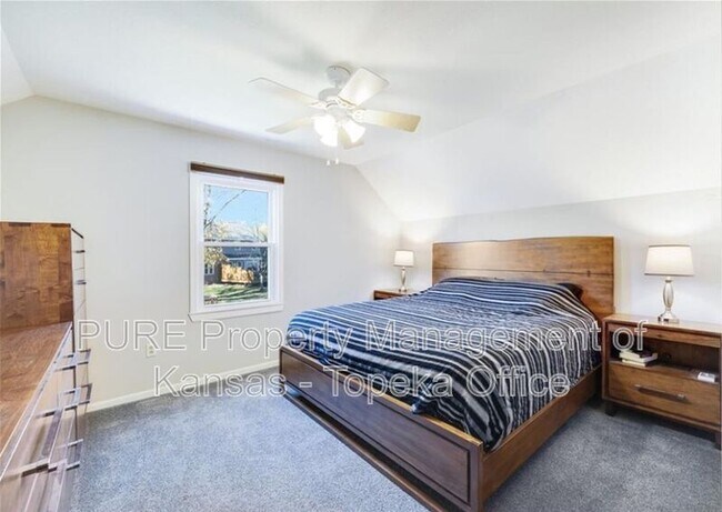 Building Photo - 3708 SW Windemere Dr