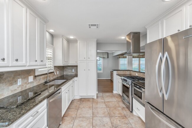 Building Photo - 4611 Merwin St