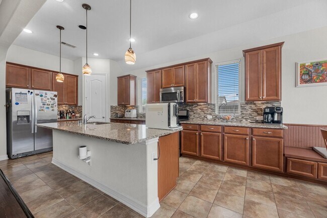 Building Photo - 9714 Sable Canyon Dr