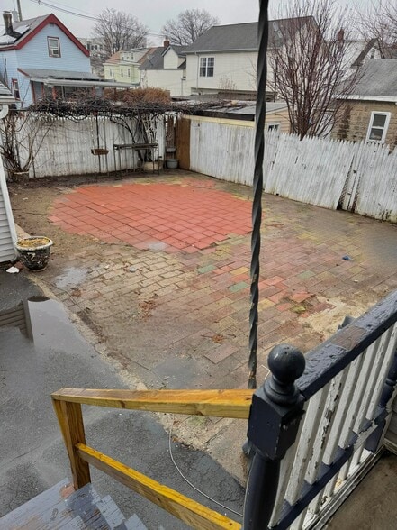 Backyard Space - 383 Dakota St