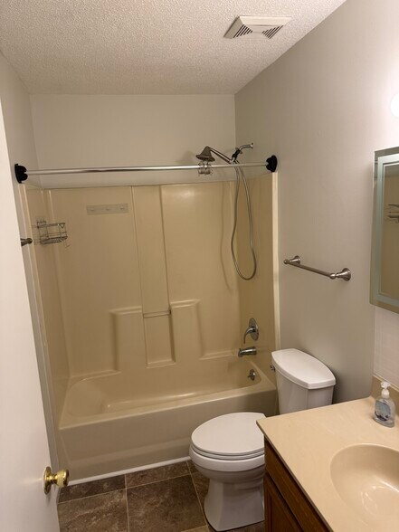 Building Photo - 24 Scottsdale Dr