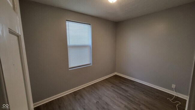 Building Photo - 653 Birch Ave