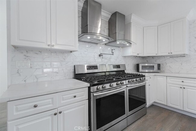 Building Photo - 6059 Vantage Ave