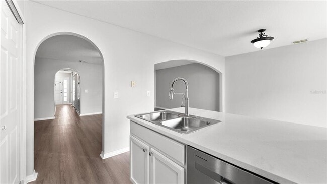 Building Photo - 9815 Ashburn Lake Dr