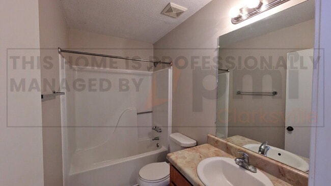 Building Photo - 1531 E Knollwood Cir