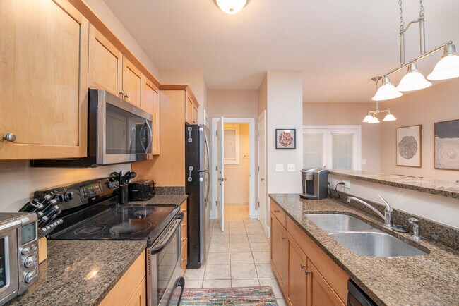 Building Photo - 106 Walnut St