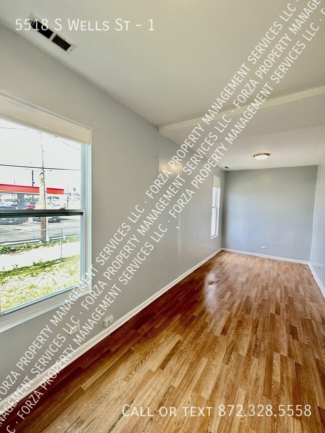 Building Photo - 5518 S Wells St