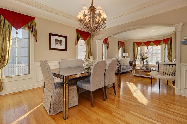 Building Photo - 26025 Whispering Woods Cir