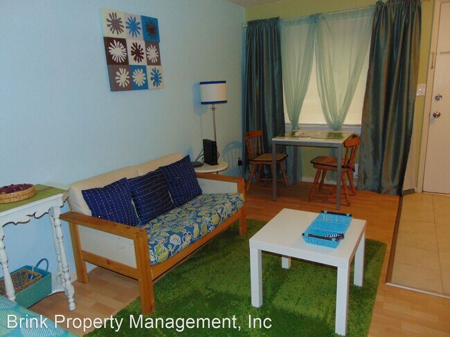 Building Photo - 2800 NE 55th St