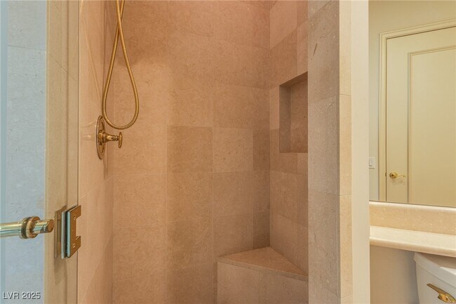 Building Photo - 2857 Paradise Rd