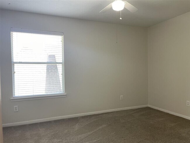 Building Photo - 6411 Virginia Fields Dr