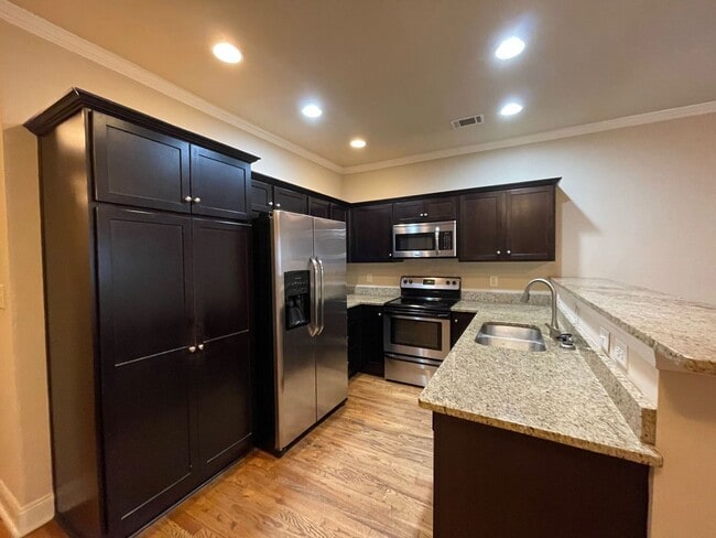 Building Photo - ROOMMATE MATCHING - PRE-LEASING FOR AUGUST 6TH, 2026!