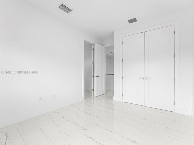 Building Photo - 17902 SW 149th Ct