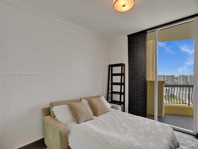 Building Photo - 17875 Collins Ave