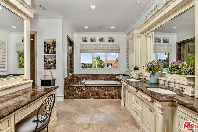 Building Photo - 24908 Bella Vista Dr