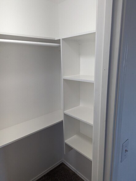 bedroom 2 closet - 107 W Mesquite St