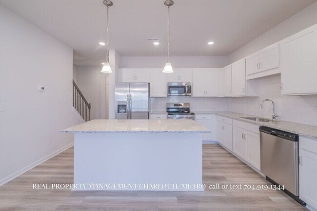 Building Photo - Stylish 3-Bedroom Gem Near I-485 & Charlotte Hotspots