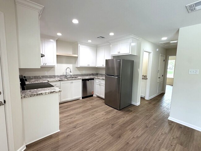 Building Photo - Brand new 2BR/2BA Duplex in Lake Charles!!