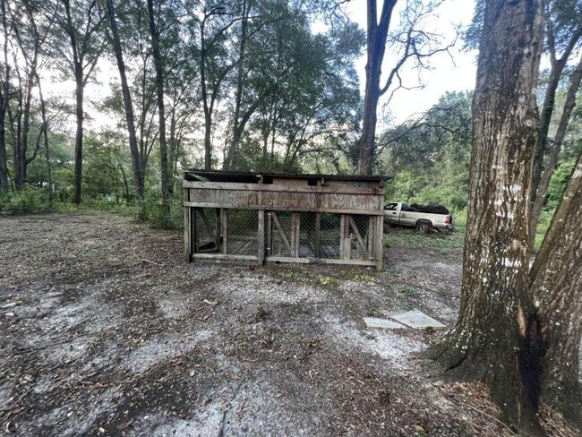 Building Photo - 5135 N Western Dr