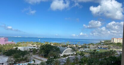 Building Photo - 750 N Tamiami Trl