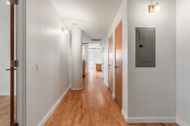 Building Photo - Enjoy all that Logan Circle and Mount Vernon Square have to offer in this modern and bright 2 bed...