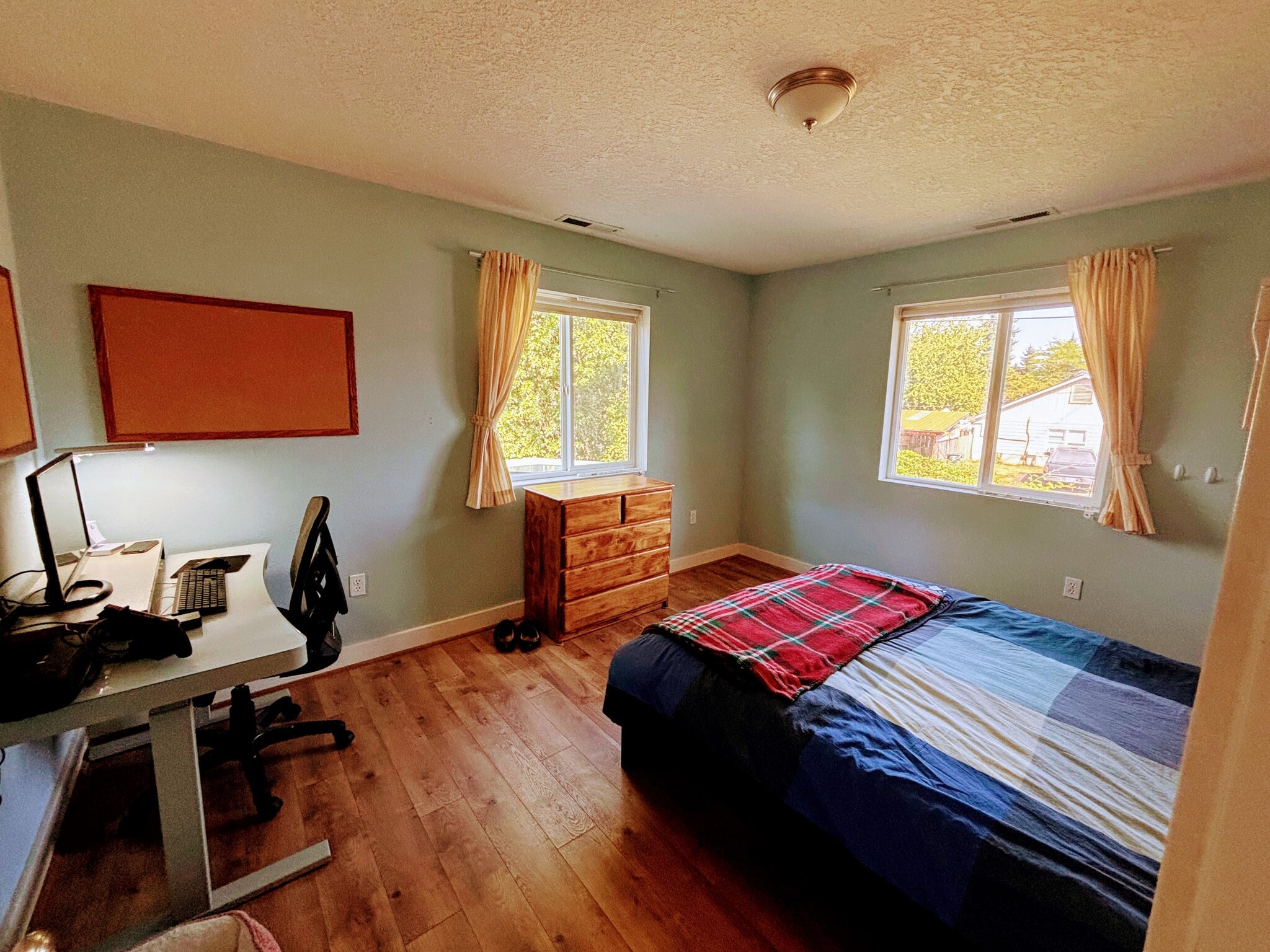 Bedroom 11'9" x 13'6" Upstairs - 1768 S Dogwood St